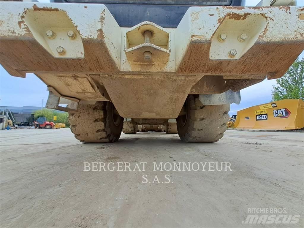 CAT 966M 轮式装载机