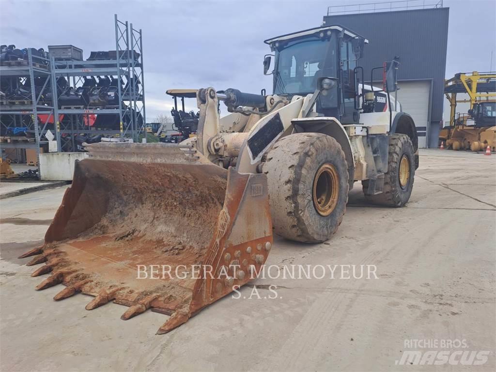 CAT 966M 轮式装载机
