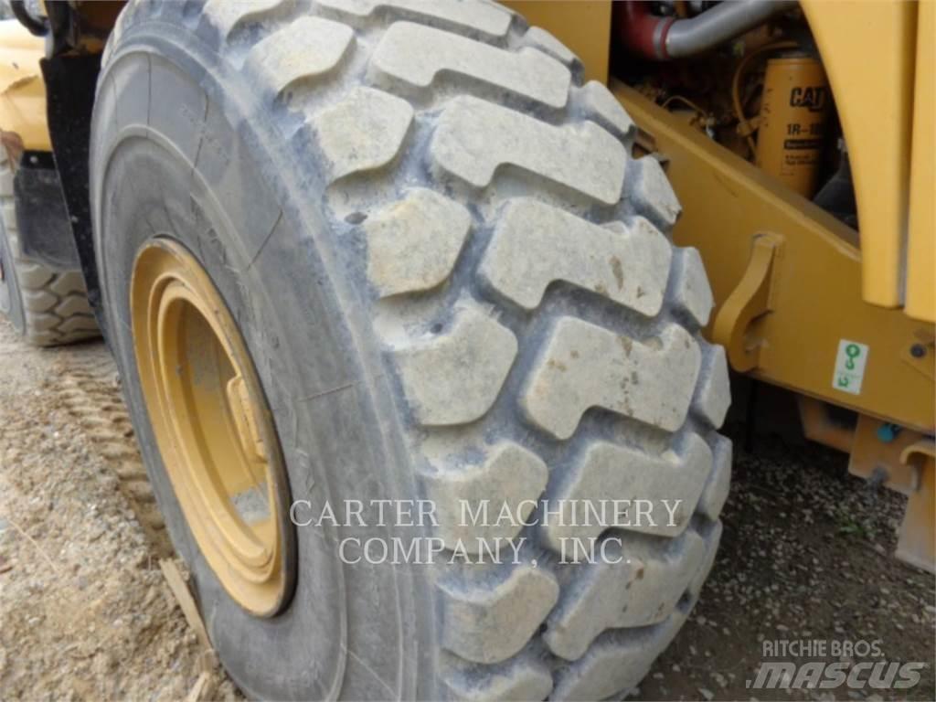 CAT 966M 轮式装载机