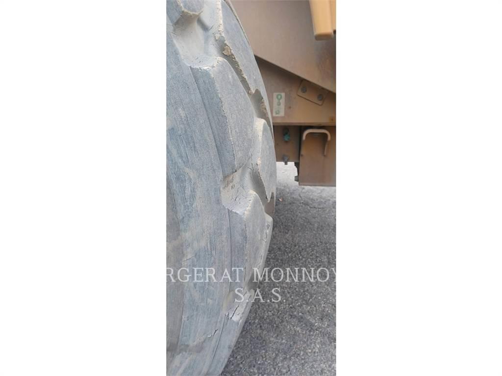 CAT 966M 轮式装载机