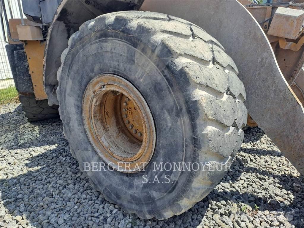 CAT 966M 轮式装载机