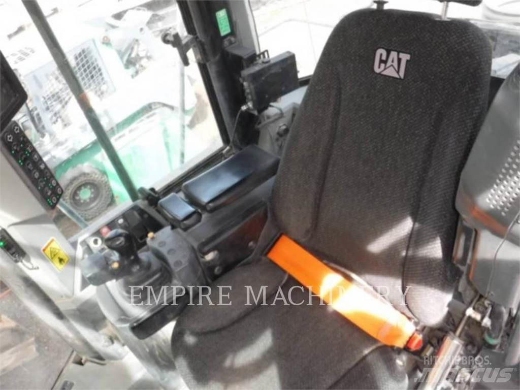 CAT 966M 轮式装载机