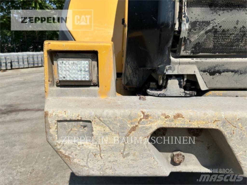 CAT 966M 轮式装载机
