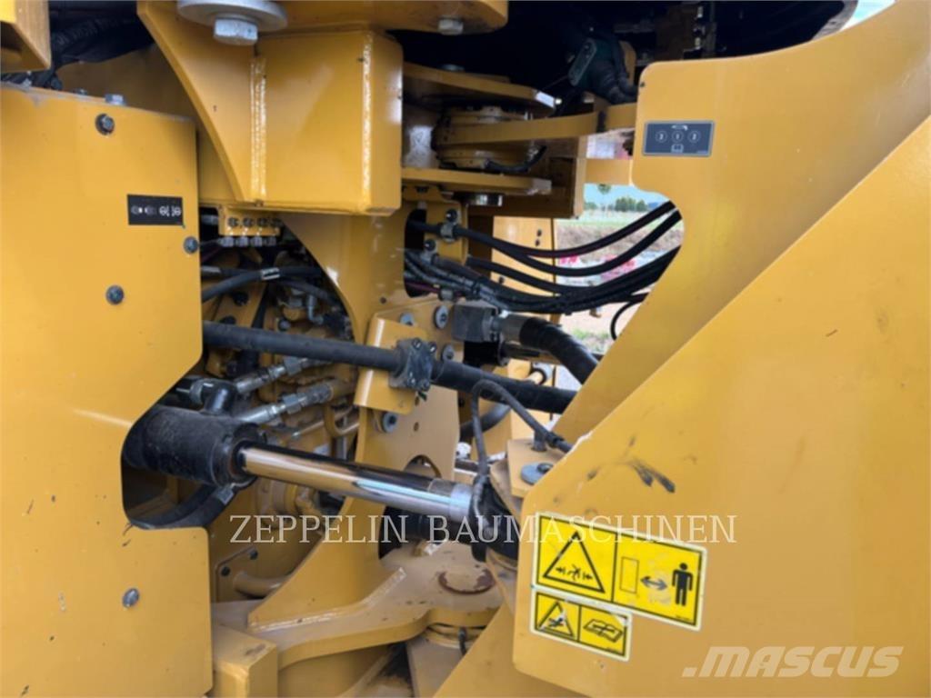 CAT 966M 轮式装载机