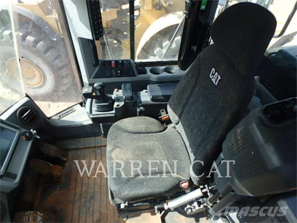 CAT 966M 轮式装载机