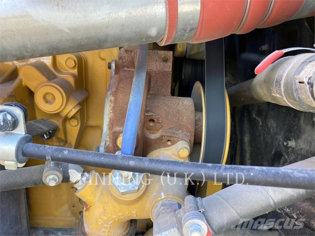 CAT 966M HL 轮式装载机