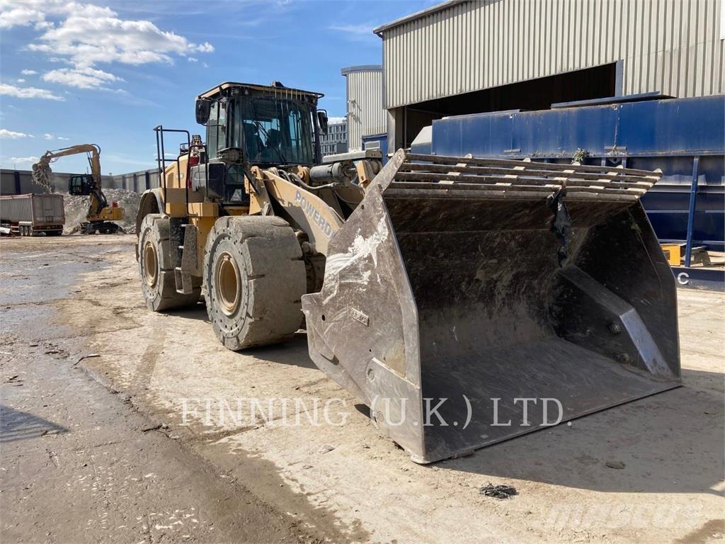 CAT 966M HL 轮式装载机