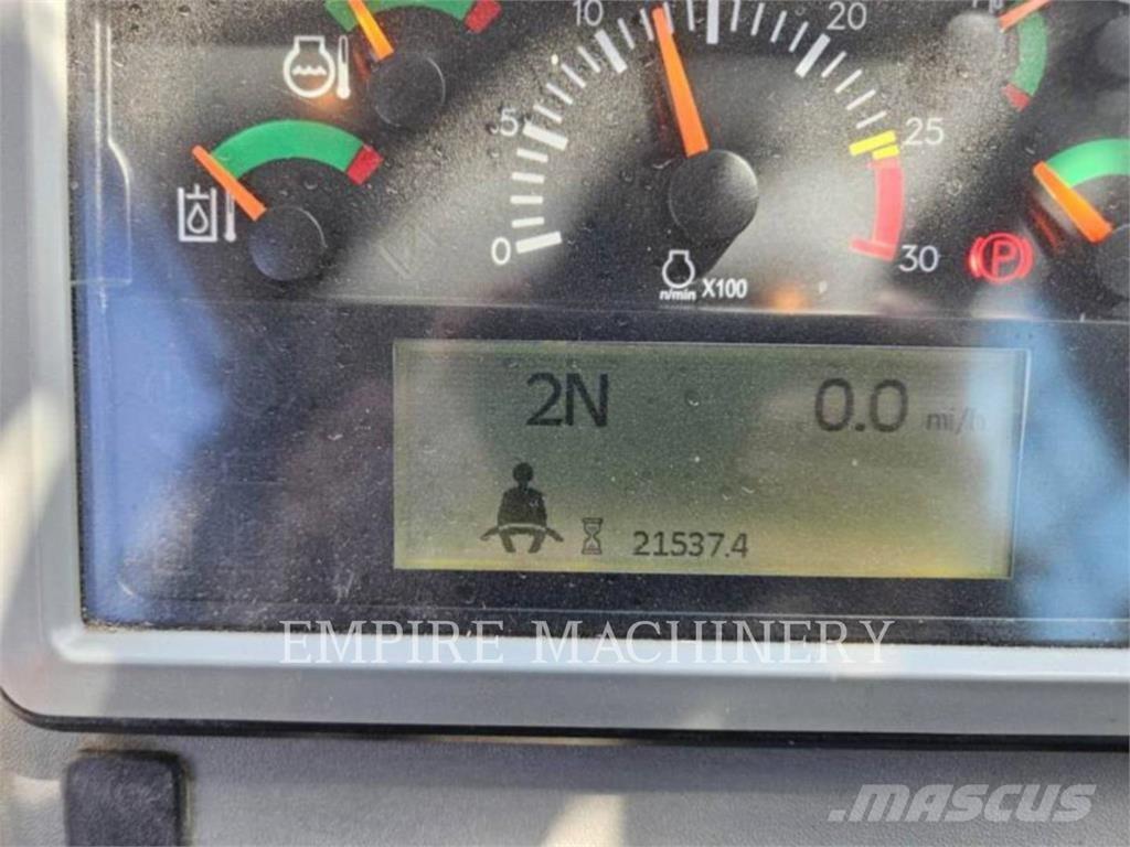 CAT 966M WH 轮式装载机