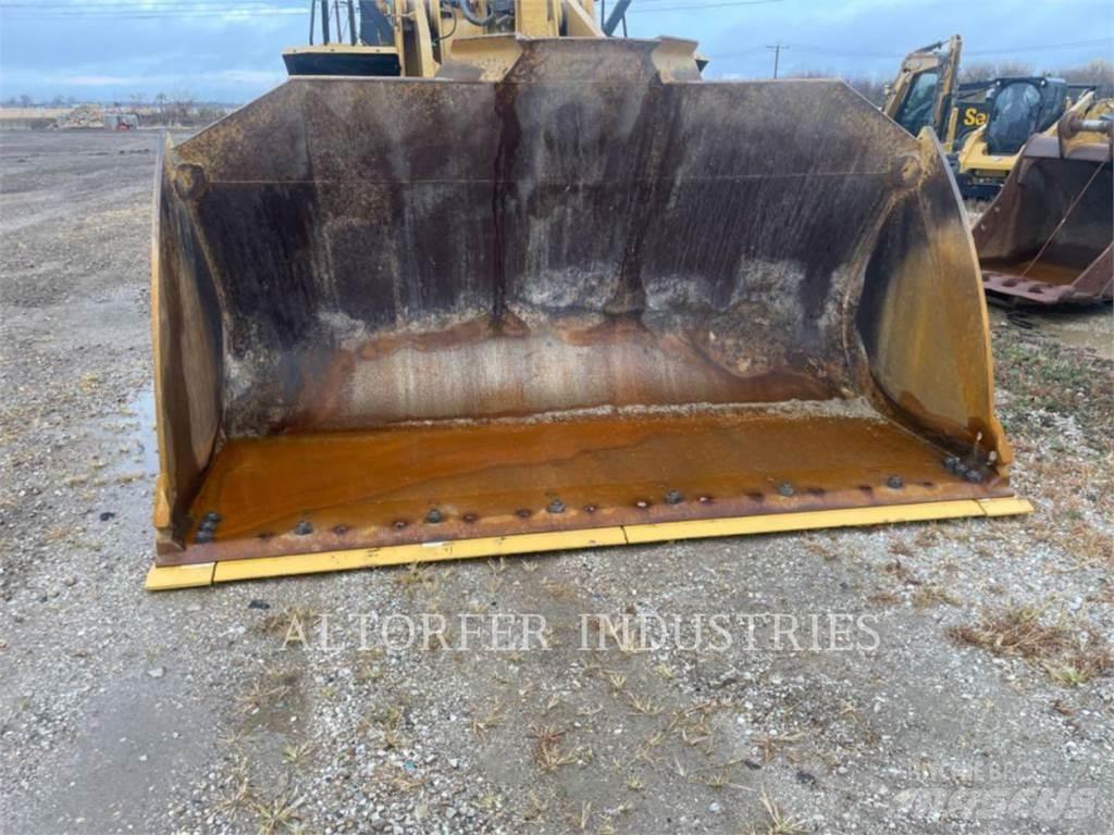 CAT 972M 轮式装载机