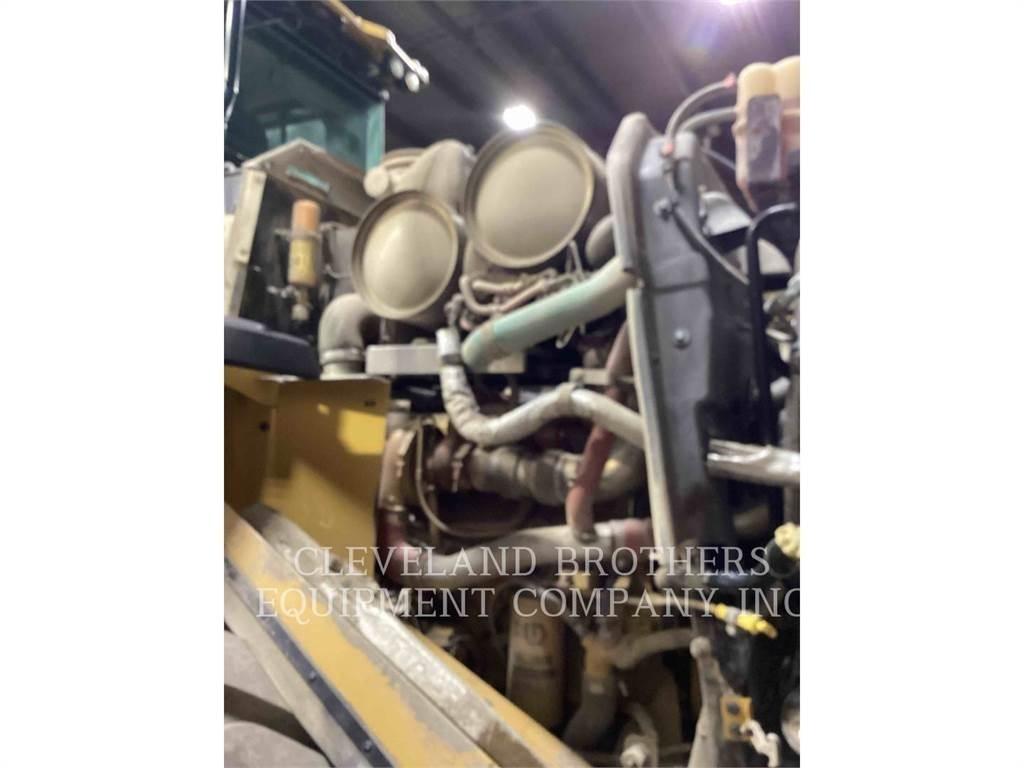 CAT 972M 轮式装载机