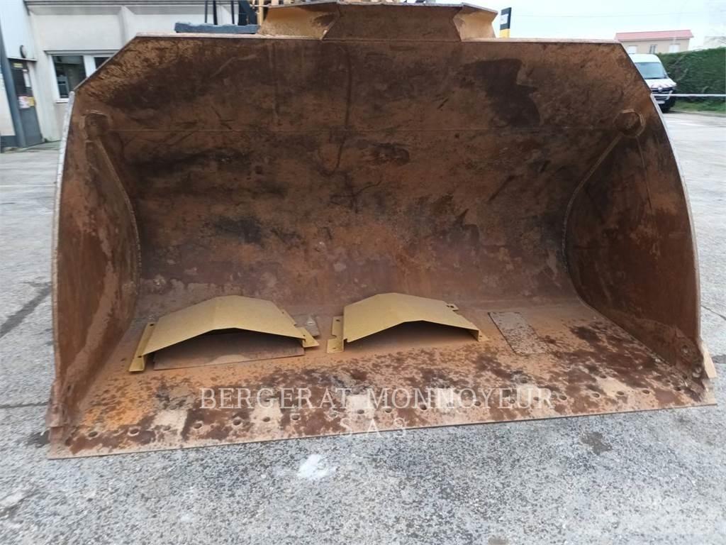 CAT 972M 轮式装载机