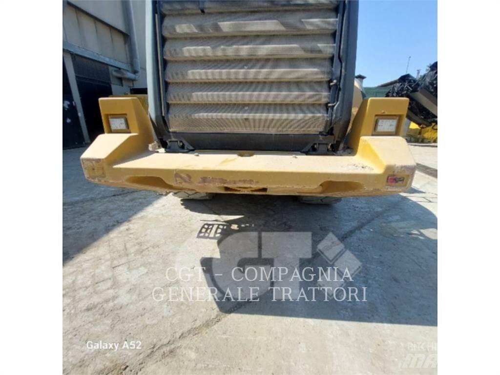 CAT 972M 轮式装载机