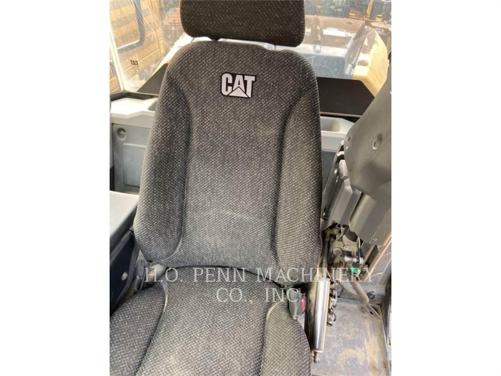 CAT 972M 轮式装载机