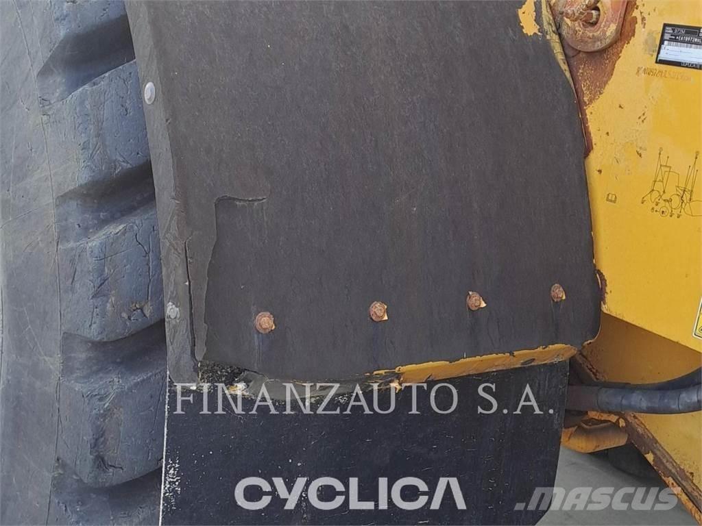 CAT 972M 轮式装载机