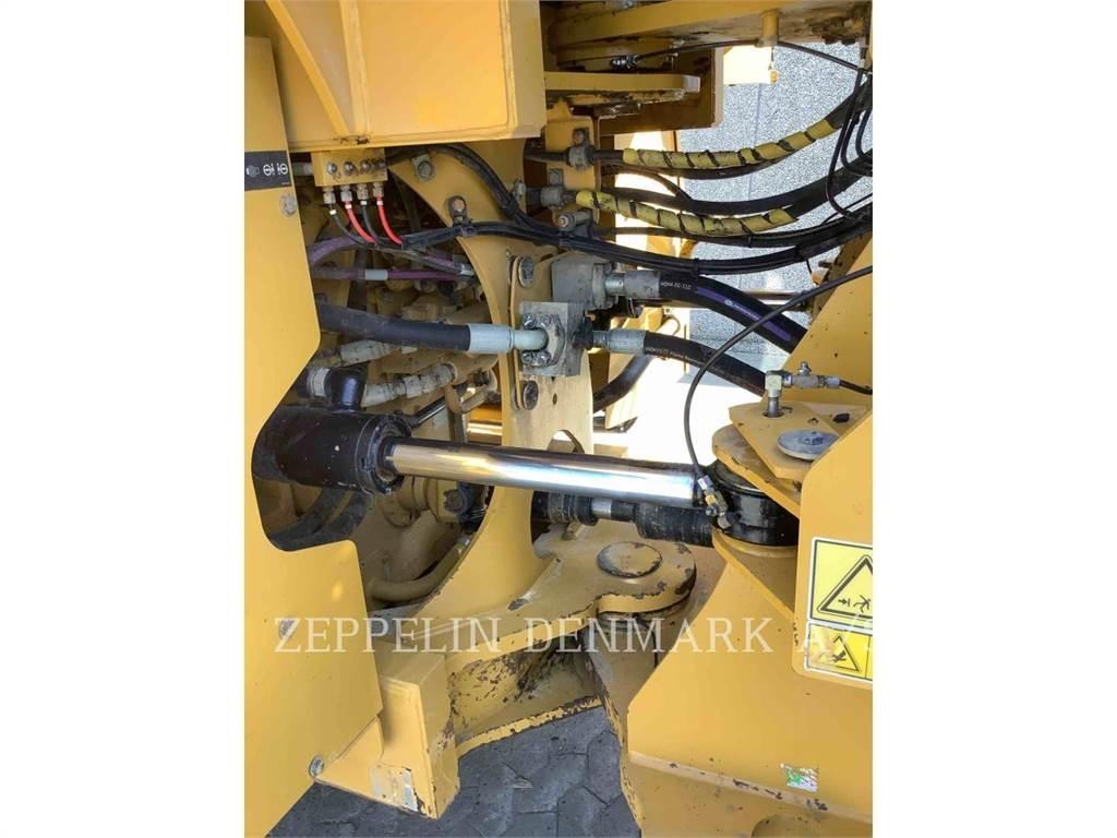 CAT 972M 轮式装载机