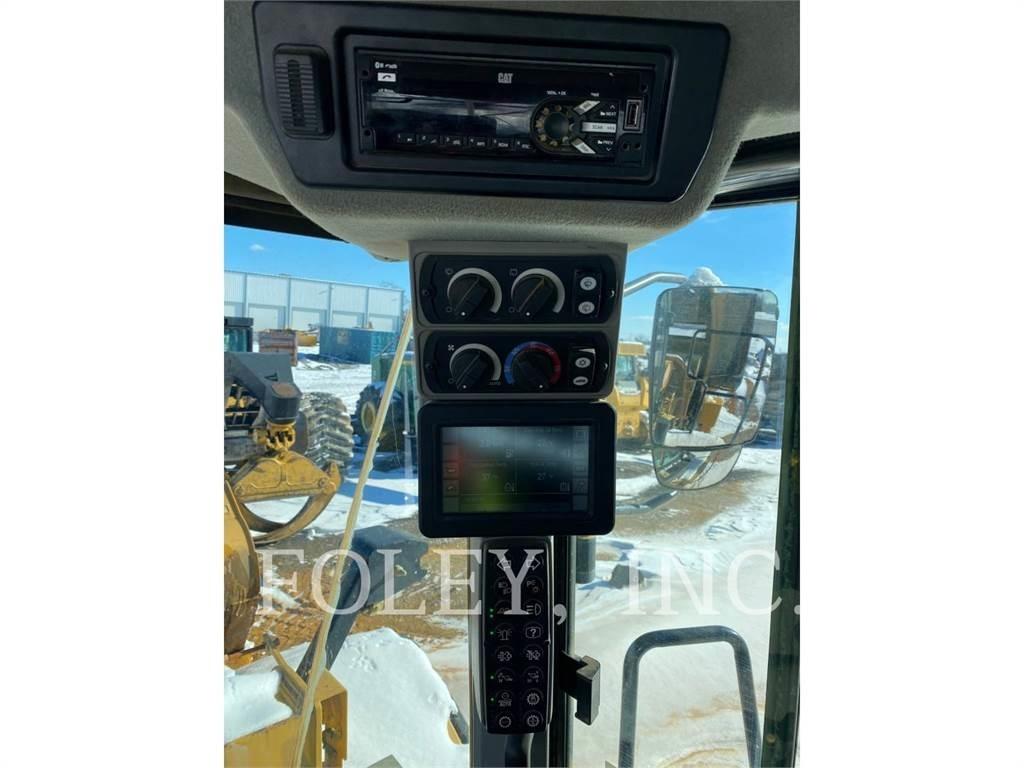 CAT 972M 轮式装载机