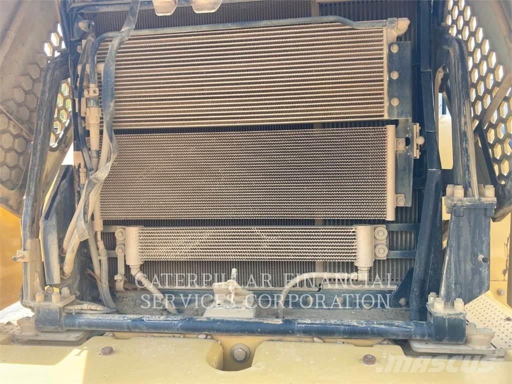 CAT 972M 轮式装载机