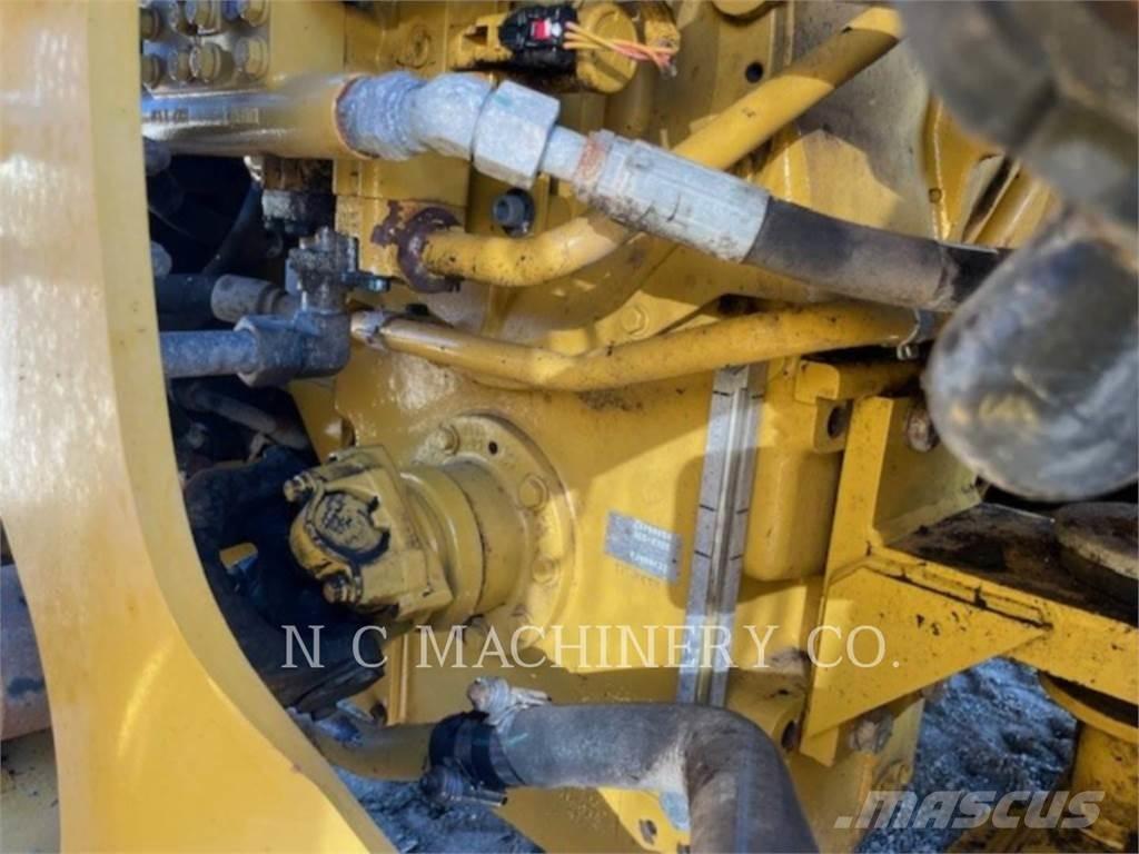 CAT 972M 轮式装载机
