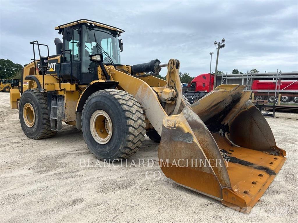 CAT 972M 轮式装载机