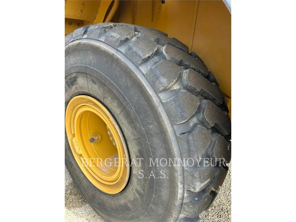 CAT 972M XE 轮式装载机