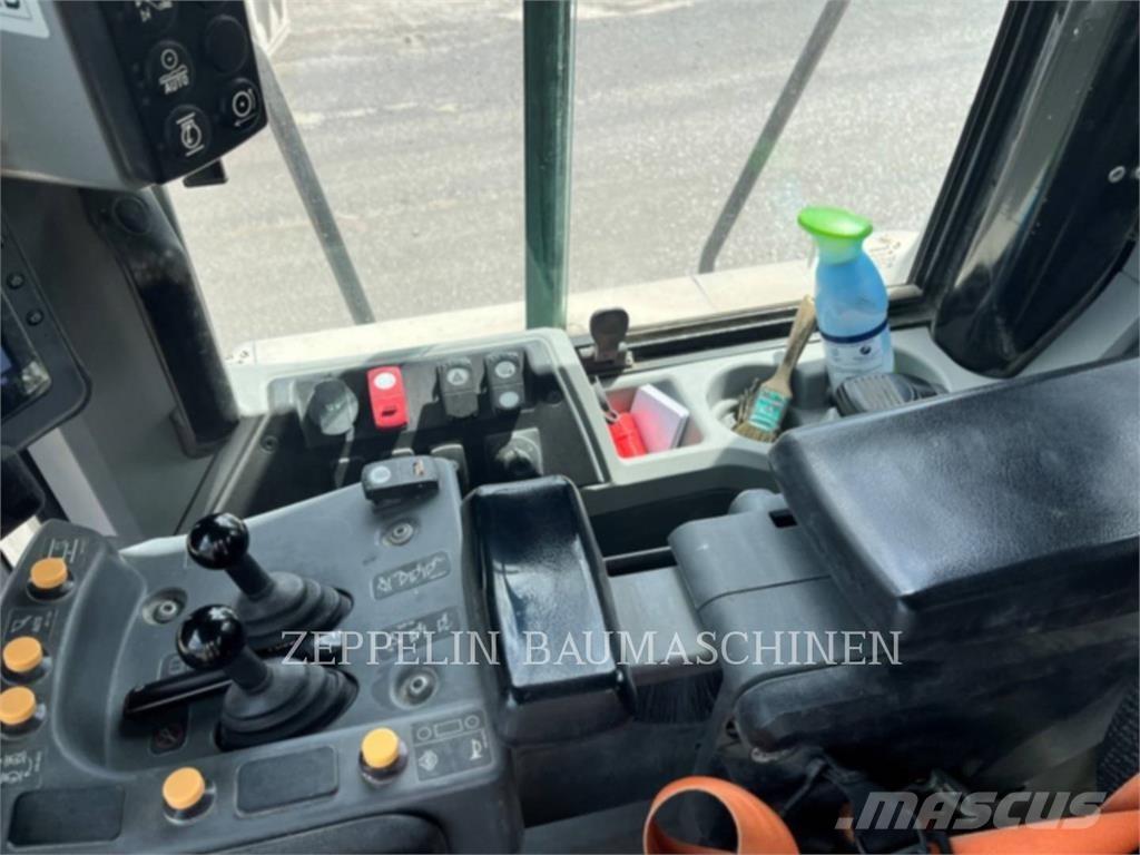 CAT 972MXE 轮式装载机