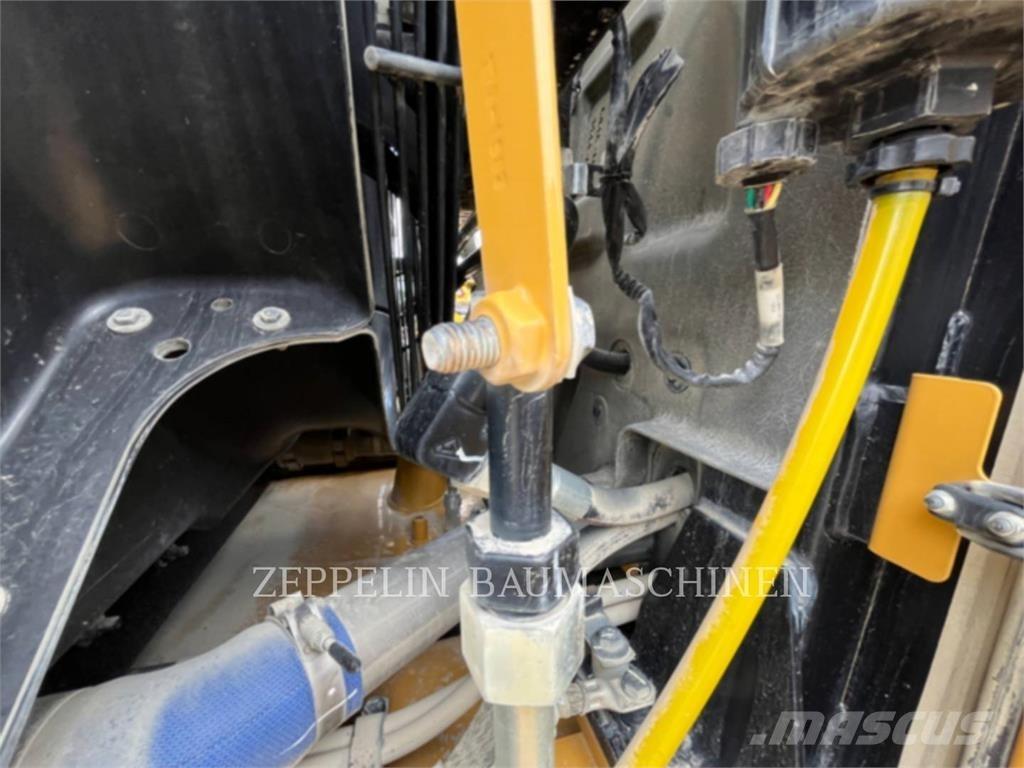 CAT 972MXE 轮式装载机