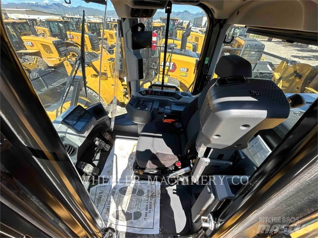 CAT 982 轮式装载机