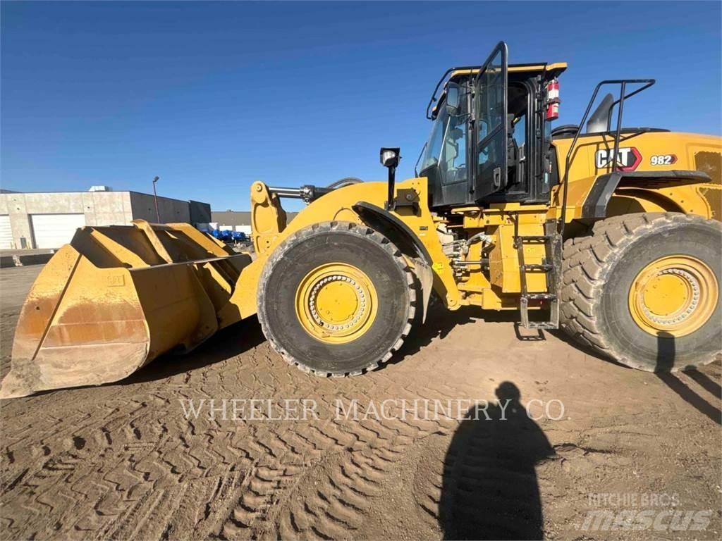 CAT 982 轮式装载机