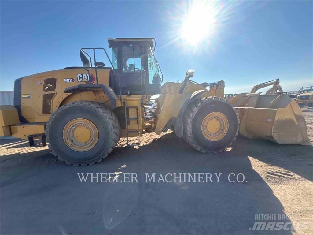 CAT 982 轮式装载机