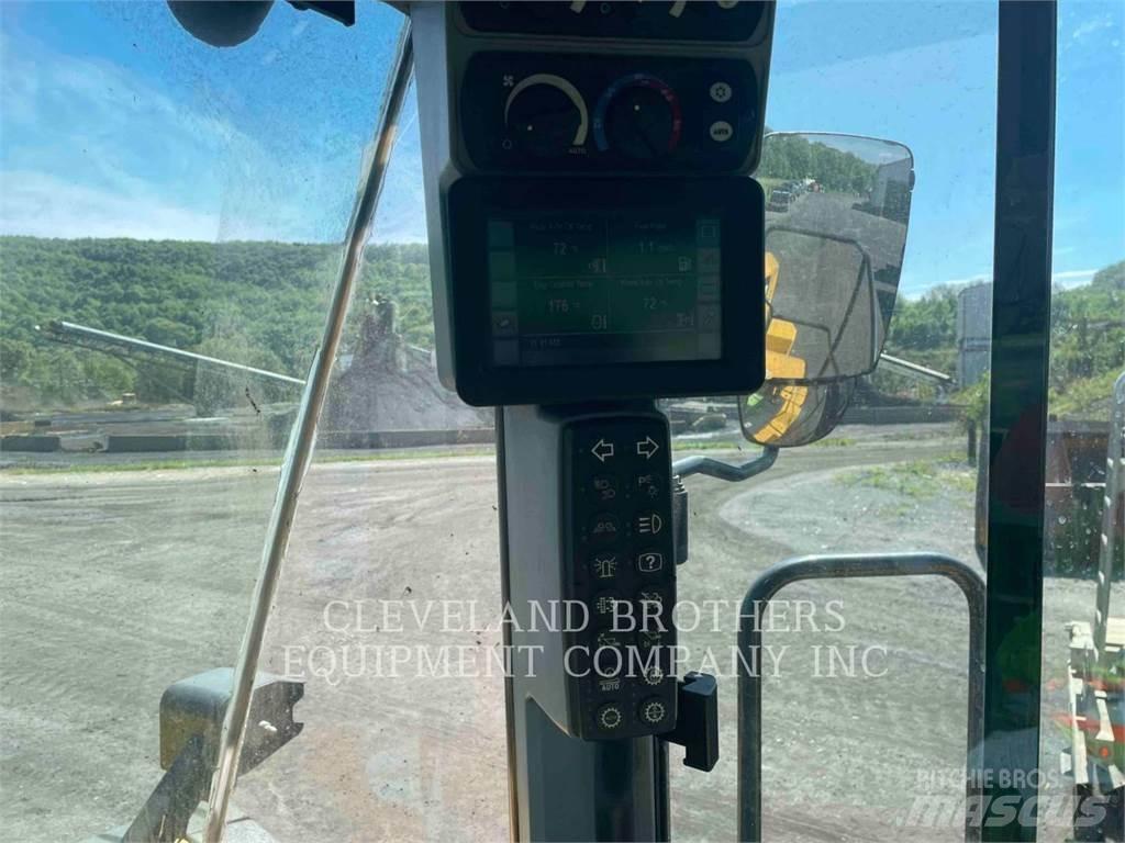 CAT 982M 轮式装载机