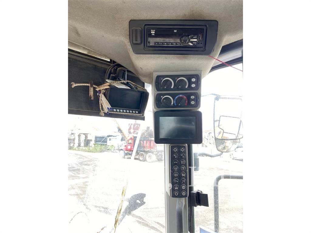CAT 982M 轮式装载机
