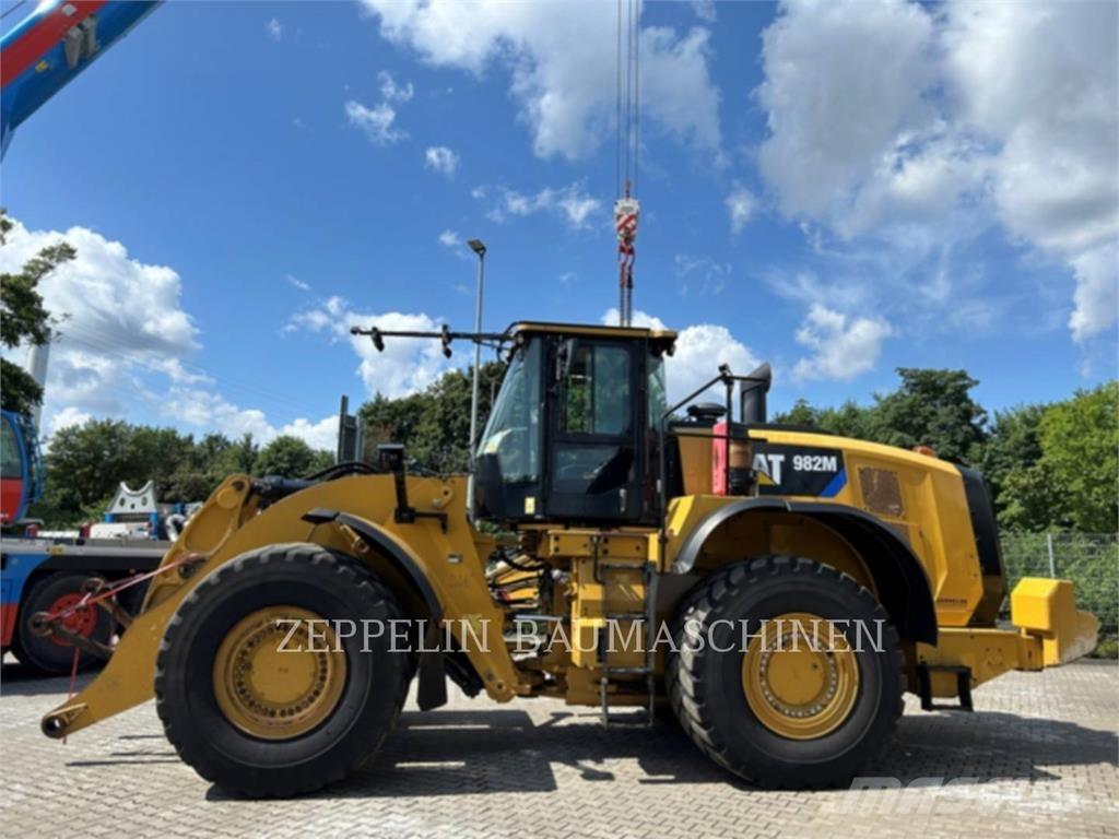 CAT 982M 轮式装载机