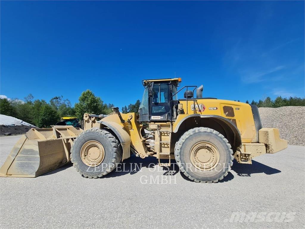 CAT 982M 轮式装载机