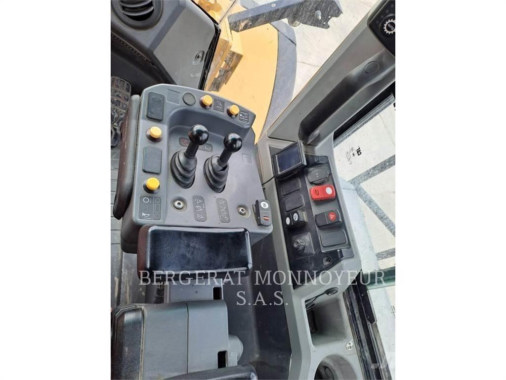 CAT 982M 轮式装载机