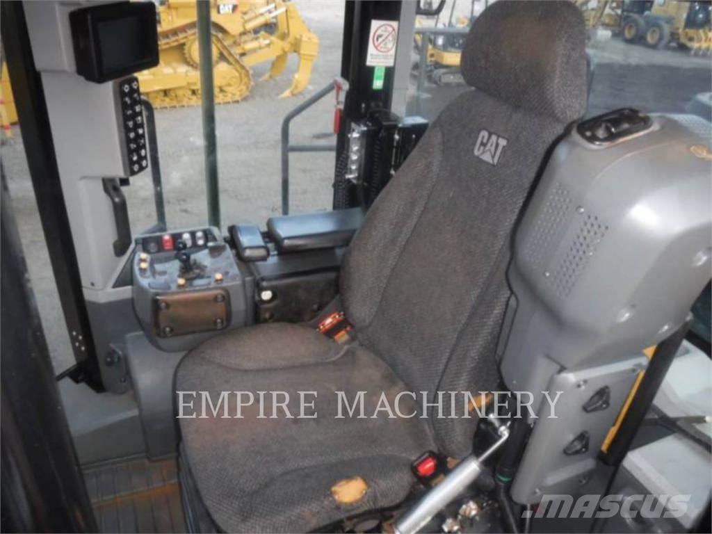 CAT 982M 轮式装载机