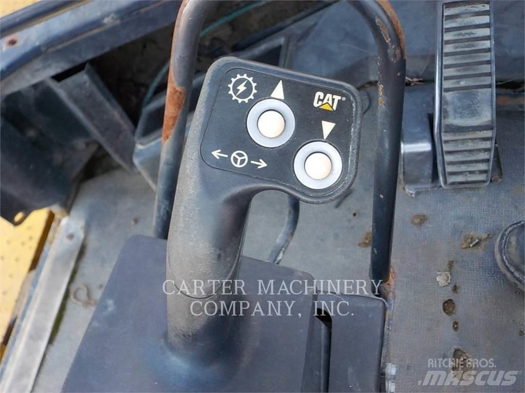 CAT 990 轮式装载机