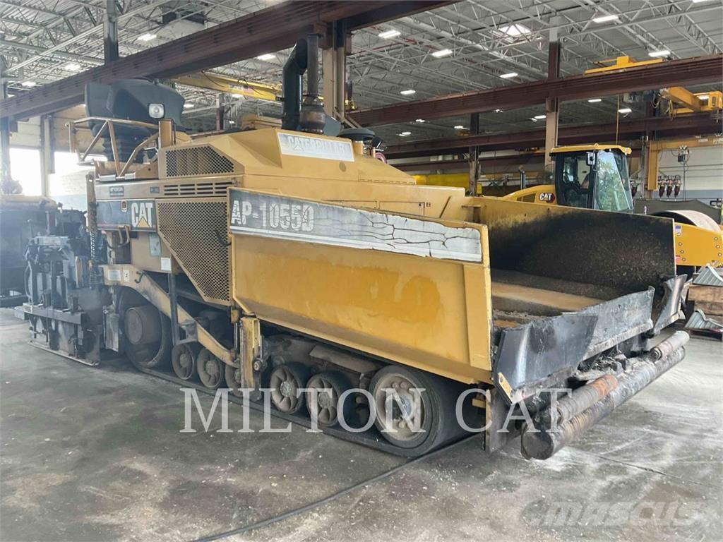 CAT AP-1055D 沥青摊铺机