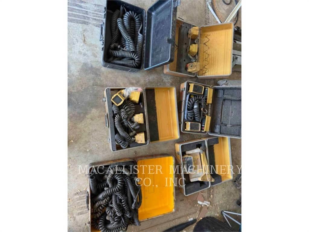 CAT AP1000B 沥青摊铺机
