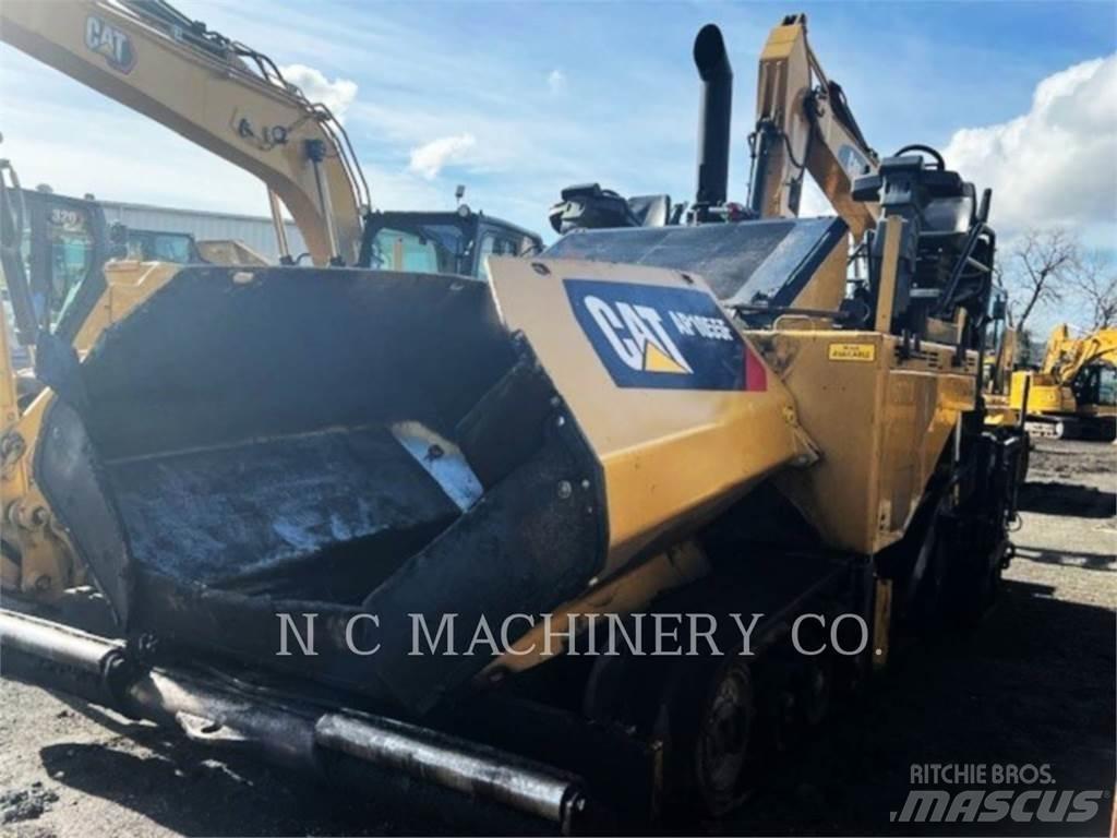 CAT AP1055F 沥青摊铺机