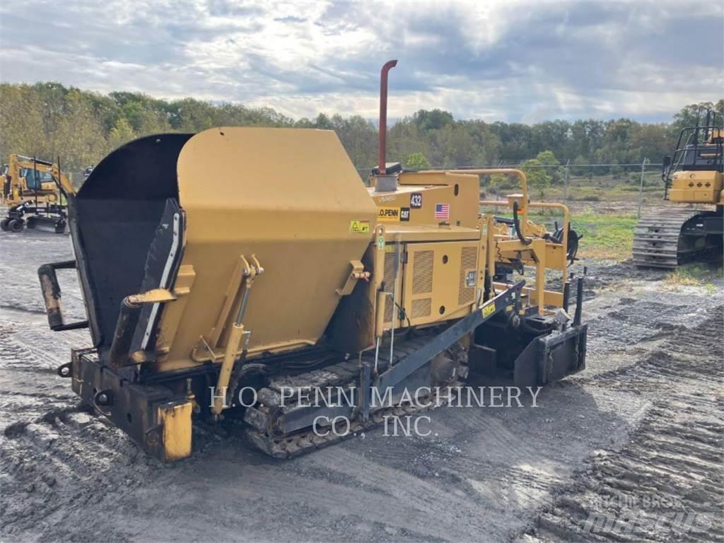 CAT AP255E 沥青摊铺机