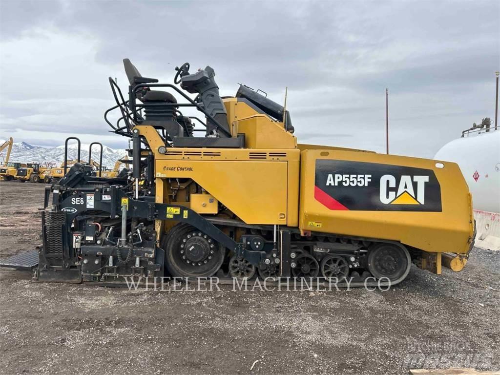 CAT AP555F 沥青摊铺机