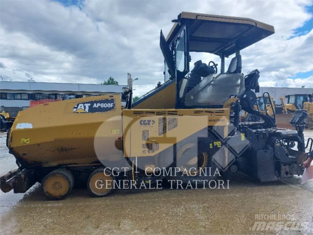 CAT AP600F 沥青摊铺机