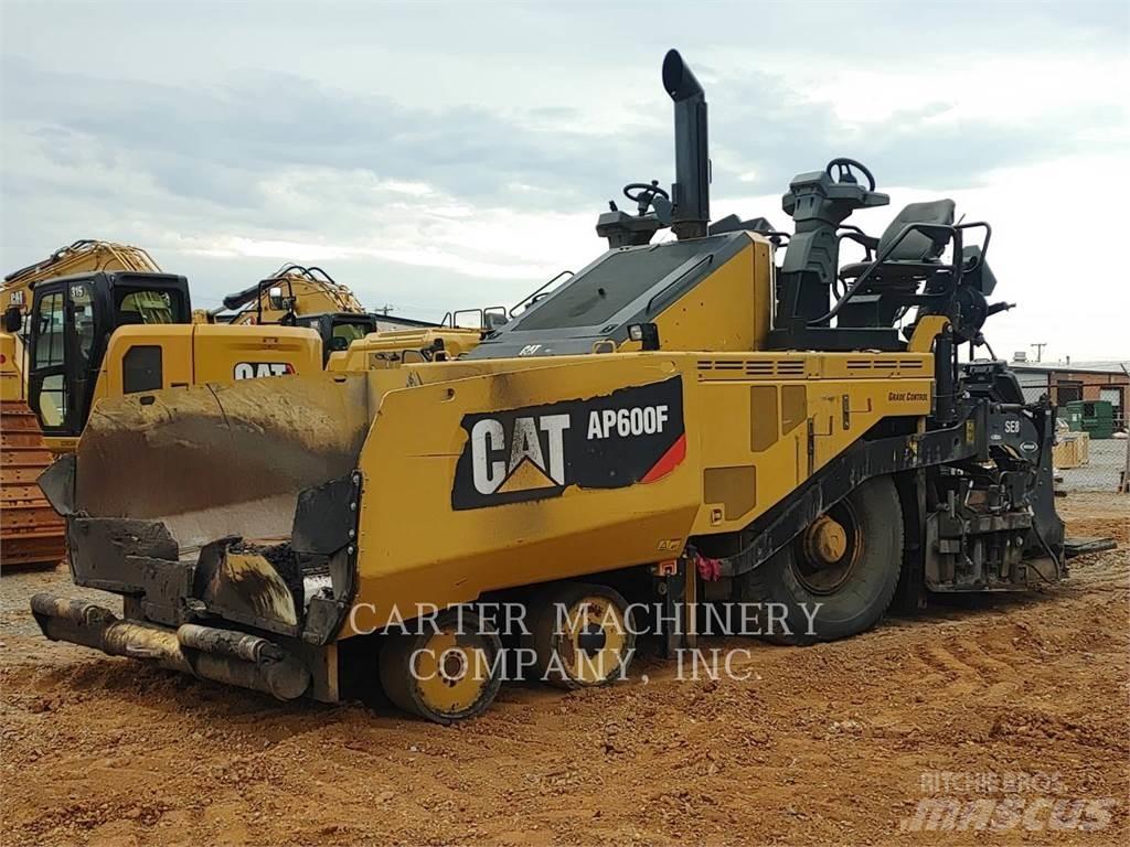 CAT AP600F 沥青摊铺机