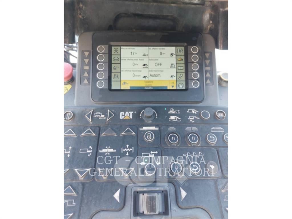 CAT AP600F 沥青摊铺机