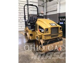 CAT BC24B 双轮压路机