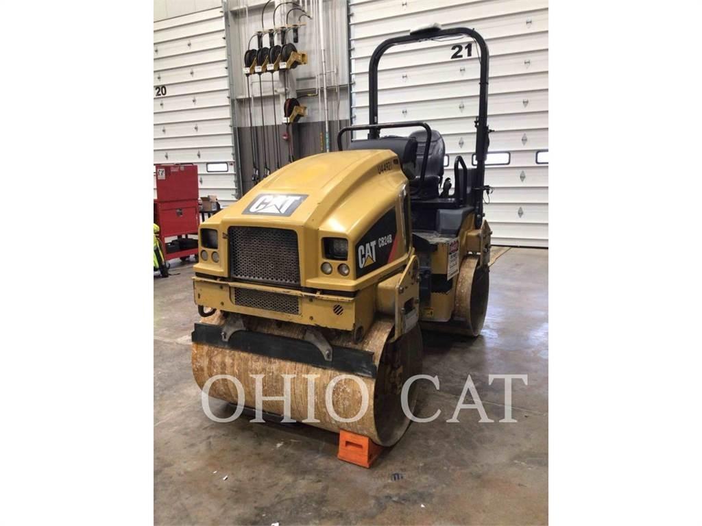 CAT BC24B 双轮压路机