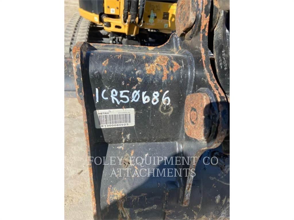 CAT BK302P24 履带挖掘机