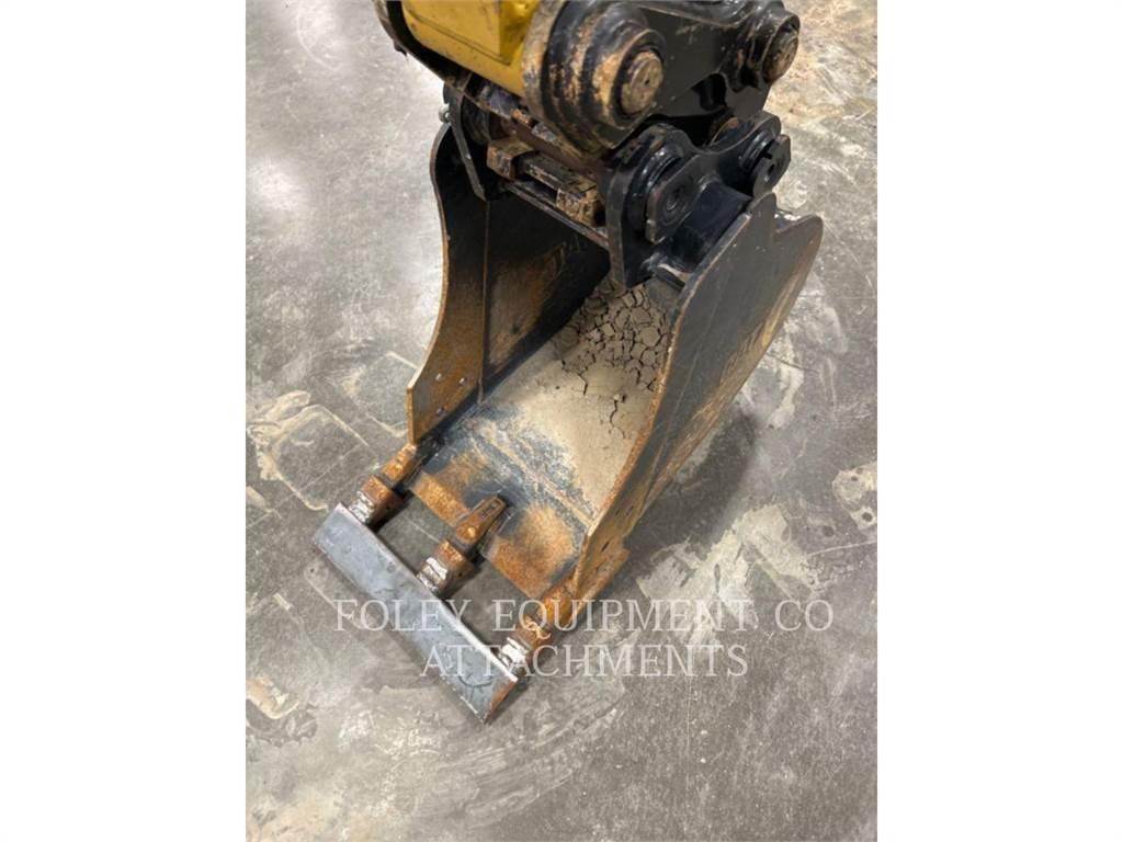 CAT BK303P16 履带挖掘机