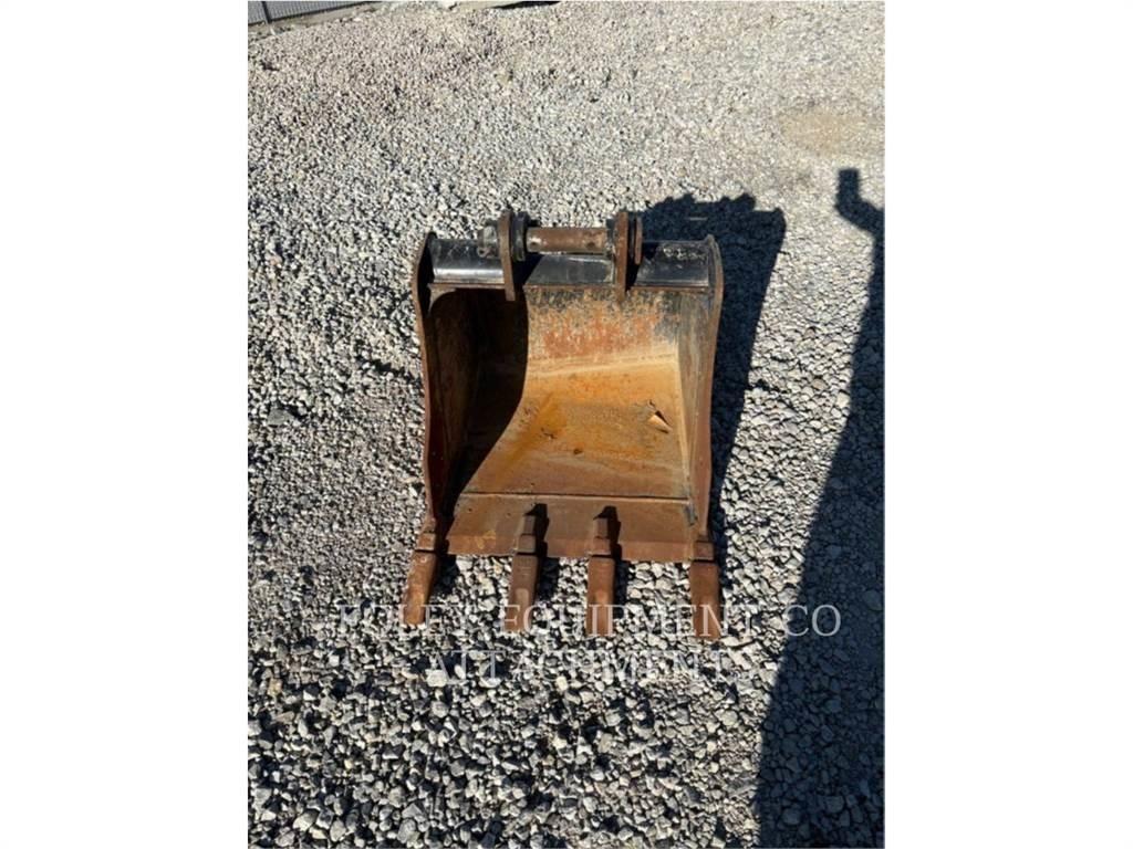 CAT BK303P24 履带挖掘机