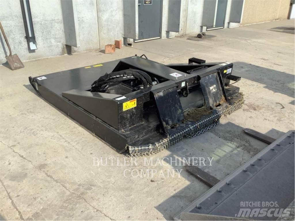 CAT BR320 牧场割草机和切顶器